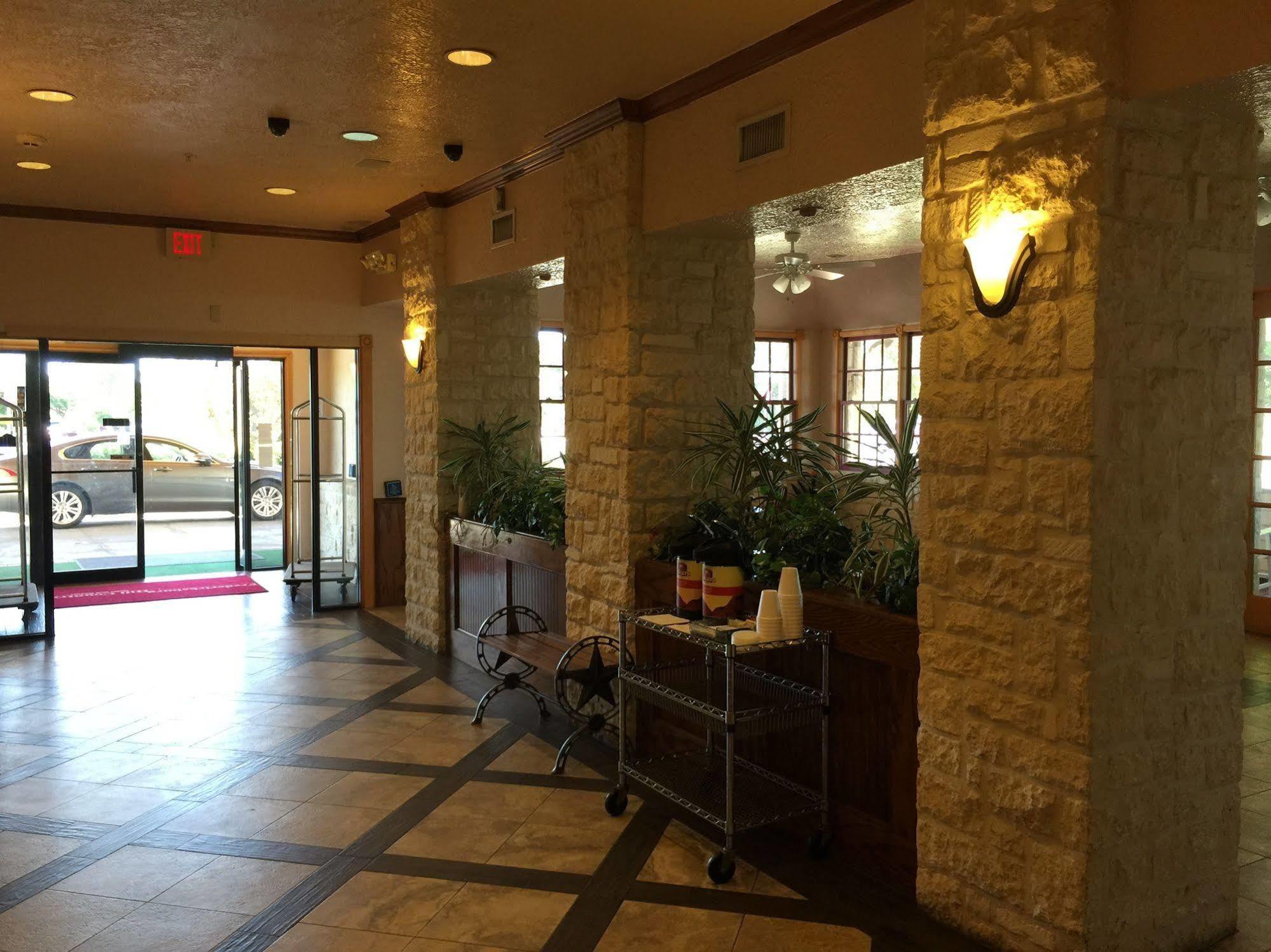 Fredericksburg Hill Country Hotel Екстериор снимка